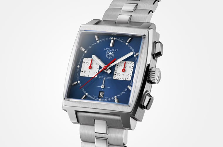 奧蘭多布魯在熱門強(qiáng)片《GT:跨界玩家》中戴了一款超經(jīng)典方形賽車表