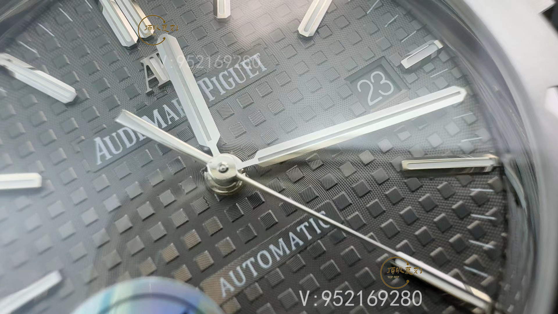 APS廠愛彼皇家橡樹15500ST系列新升級:中軸改進(jìn)與盤面細(xì)節(jié)優(yōu)化