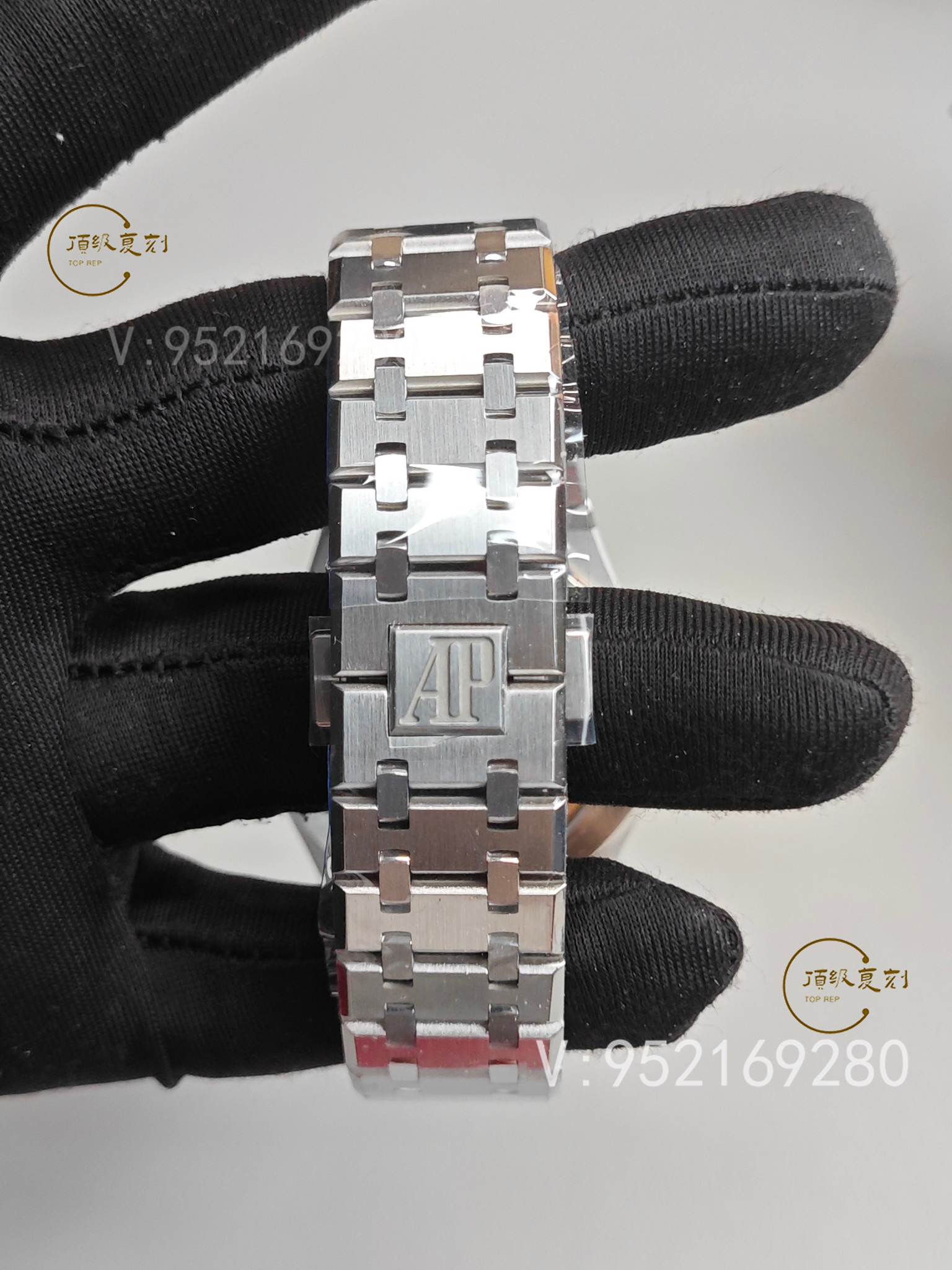 APS廠愛彼皇家橡樹15500ST系列新升級:中軸改進(jìn)與盤面細(xì)節(jié)優(yōu)化